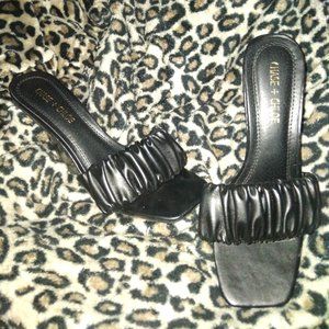 Clear wedge block w/ black strap across top of toes!! WORN ONCE!!